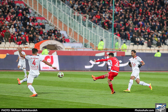 هفته شانزدهم لیگ برتر فوتبال/دیدار تیم های پرسپولیس و پدیده-عکاس:محسن بخشنده/شهرآرا