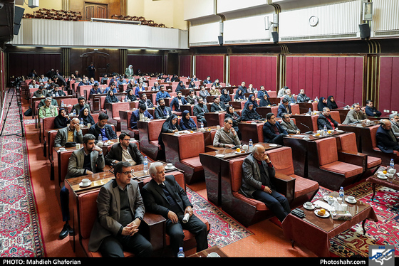 نشست هم اندیشی استاندار خراسان رضوی با مدیران و سردبیران رسانه های استان