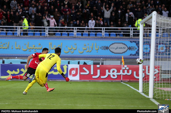 لیگ برتر فوتبال / دیدار پدیده شهرخودرو مشهد و سپیدرود رشت