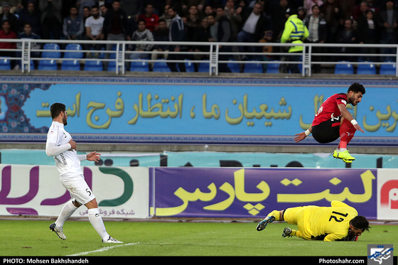 لیگ برتر فوتبال / دیدار پدیده شهرخودرو مشهد و سپیدرود رشت