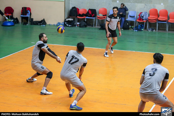 آخرین جلسه تمرین تیم والیبال پیام خراسان پیش از بازی با شهرداری سیرجان-عکاس: محسن بخشنده/ شهرآرا