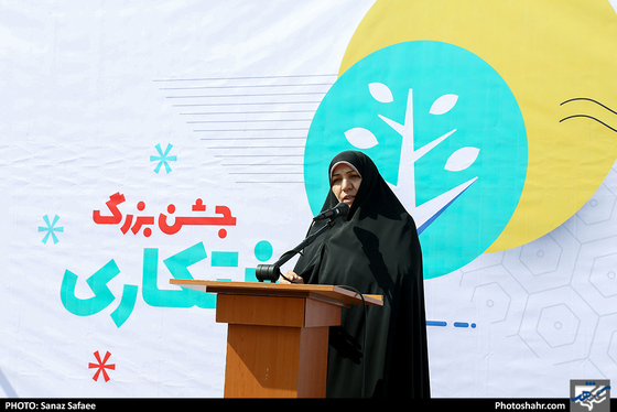 کاشت نهال در آُستانه هفته‌ی درخت کاری- عکاس: ساناز صفایی/ شهرآرا