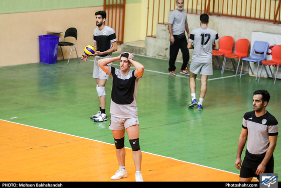 آخرین جلسه تمرین تیم والیبال پیام خراسان پیش از بازی با شهرداری ورامین-عکاس: محسن بخشنده/ شهرآرا