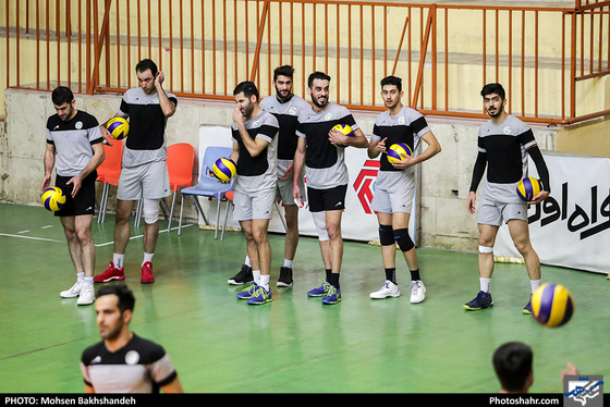 آخرین جلسه تمرین تیم والیبال پیام خراسان پیش از بازی با شهرداری ورامین-عکاس: محسن بخشنده/ شهرآرا