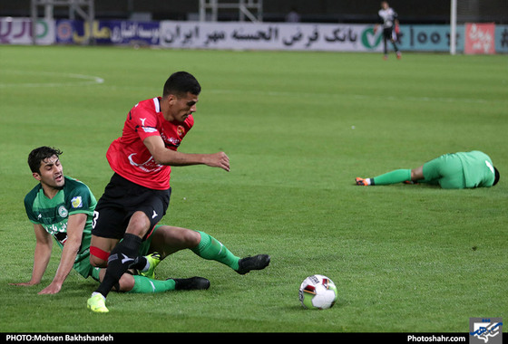 لیگ برتر فوتبال/مسابقه پدیده شهرخودرو مشهد و ذوب آهن اصفهان‎‎ / عکس: محسن بخشنده / شهرآرا