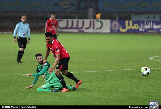 لیگ برتر فوتبال/مسابقه پدیده شهرخودرو مشهد و ذوب آهن اصفهان‎‎ / عکس: محسن بخشنده / شهرآرا