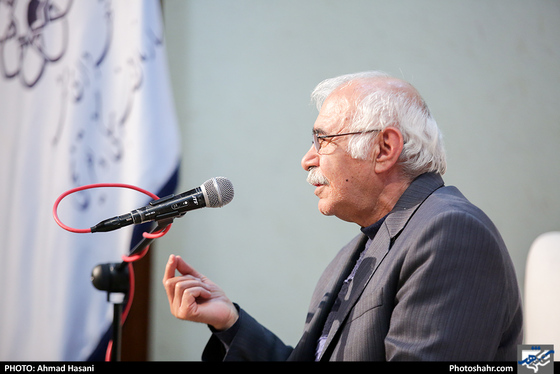 عصر شعر و ترانه/ رونمایی از کتاب «روزگار من و شعر»اثر احمد امیر خلیلی-عکاس:احمد حسنی/ شهرآرا