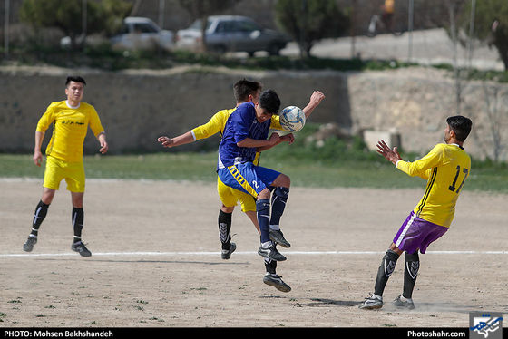دومین دوره مسابقات فوتبال زمین خاکی حاشیه شهر مشهد-عکاس: محسن بخشنده/ شهرآرا