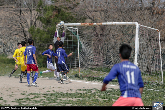 دومین دوره مسابقات فوتبال زمین خاکی حاشیه شهر مشهد-عکاس: محسن بخشنده/ شهرآرا