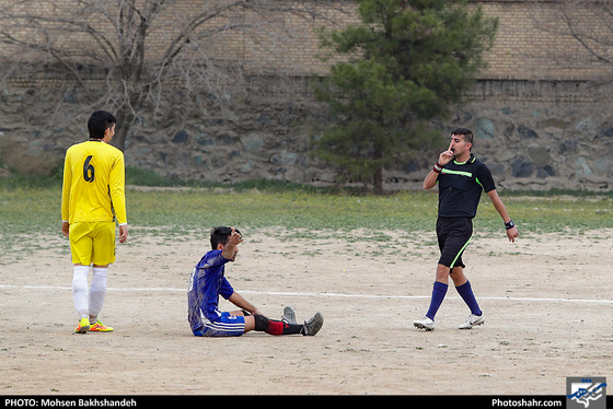 دومین دوره مسابقات فوتبال زمین خاکی حاشیه شهر مشهد-عکاس: محسن بخشنده/ شهرآرا
