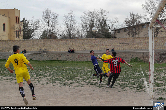 دومین دوره مسابقات فوتبال زمین خاکی حاشیه شهر مشهد-عکاس: محسن بخشنده/ شهرآرا