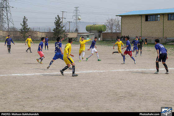 دومین دوره مسابقات فوتبال زمین خاکی حاشیه شهر مشهد-عکاس: محسن بخشنده/ شهرآرا