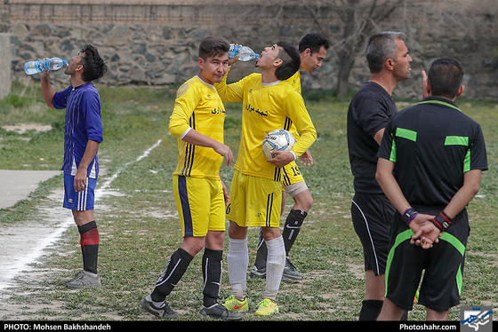 دومین دوره مسابقات فوتبال زمین خاکی حاشیه شهر مشهد-عکاس: محسن بخشنده/ شهرآرا