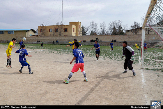 دومین دوره مسابقات فوتبال زمین خاکی حاشیه شهر مشهد-عکاس: محسن بخشنده/ شهرآرا