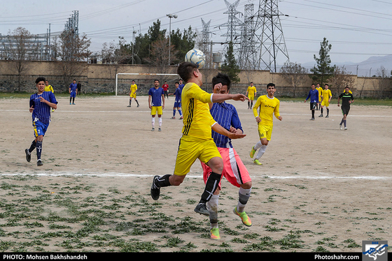 دومین دوره مسابقات فوتبال زمین خاکی حاشیه شهر مشهد-عکاس: محسن بخشنده/ شهرآرا
