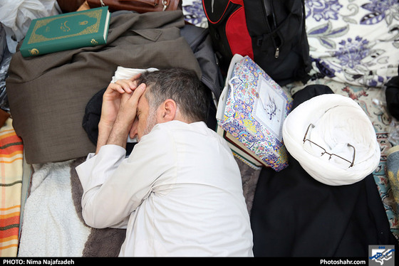 آیین معنوی اعتکاف در حرم امام رضا (ع)