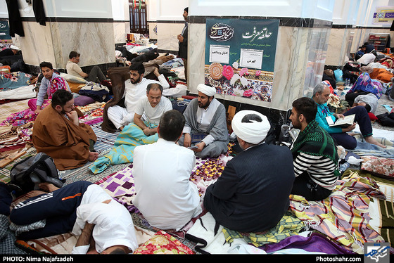 آیین معنوی اعتکاف در حرم امام رضا (ع)