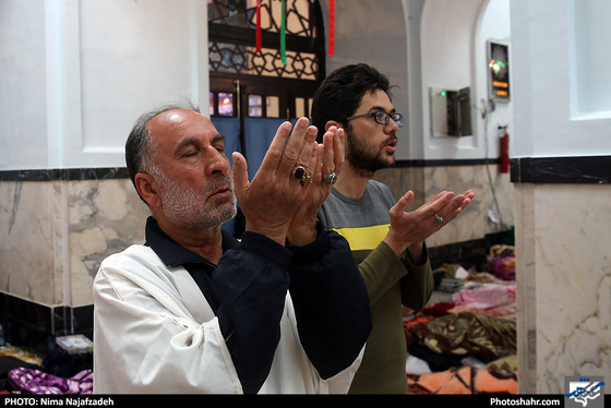آیین معنوی اعتکاف در حرم امام رضا (ع)