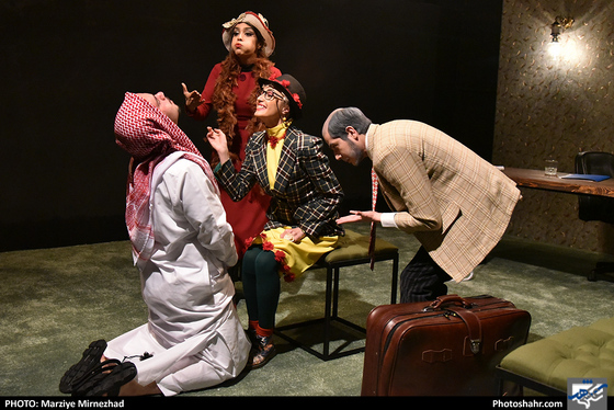 نمایش «چشم هایت را ببند و به انگلستان فکر کن»عکاس: مرضیه میرنژاد /شهرآرا