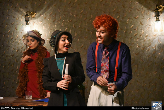 نمایش «چشم هایت را ببند و به انگلستان فکر کن»عکاس: مرضیه میرنژاد /شهرآرا