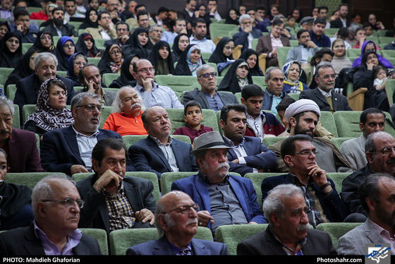 اهدای نشان فیروزه هنر به سعید تشکری- عکاس: مهدیه غفوریان /شهرآرا