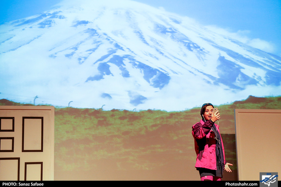 نمایش «قهرمان آینه»-عکاس: ساناز صفایی/ شهرآرا