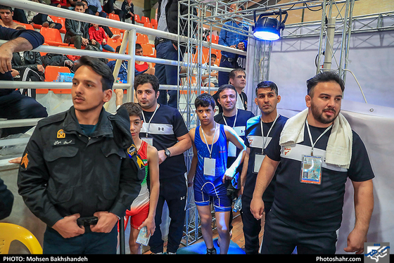 مسابقات کشتی جام خراسان یادواره حکیم ابوالقاسم فردوسی/ عکس: محسن بخشنده / شهرآرا