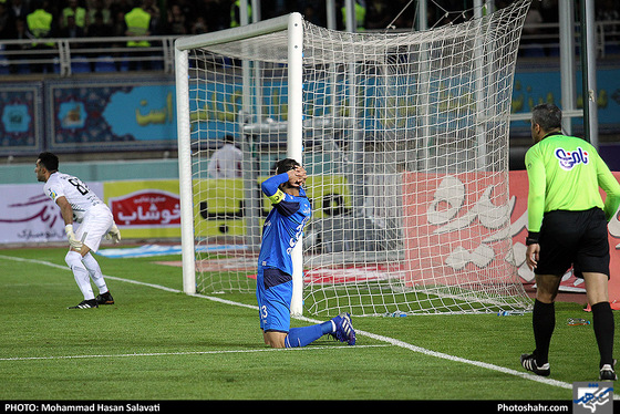  لیگ برتر فوتبال / پدیده شهرخودرو مشهد و استقلال - عکس : محمد حسن صلواتی / شهرآرا