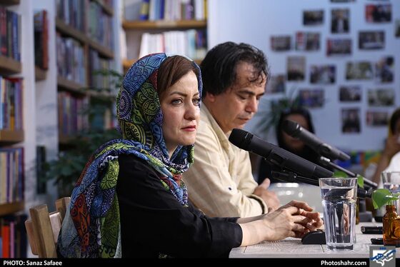 مراسم رونمایی کتاب « تاریکی معلق روز» - عکس: ساناز صفایی / شهرآرا