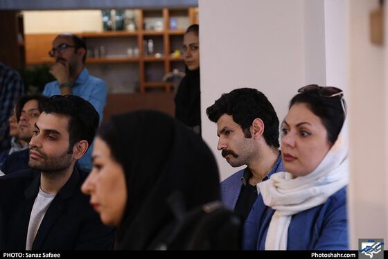مراسم رونمایی کتاب « تاریکی معلق روز» - عکس: ساناز صفایی / شهرآرا