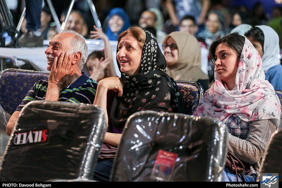 شب‌نشینی مشهدی‌ها در «بهار جان‌ها»-عکاس: داوود بهگام/ شهرآرا