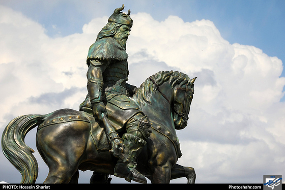  رونمایی از المانهای « رستم و رخش» و «نبرد رستم و اژدها » 