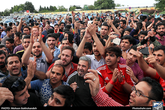 استقبال مردمی از تیم پدیده در مشهد- عکاس:محسن بخشنده/ شهرآرا