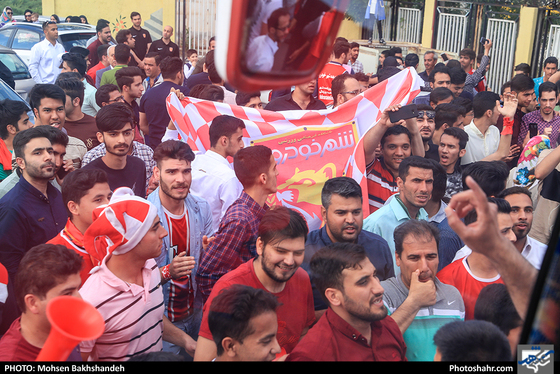 استقبال مردمی از تیم پدیده در مشهد- عکاس:محسن بخشنده/ شهرآرا