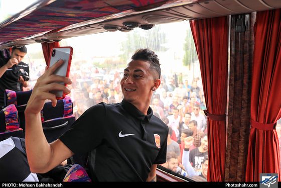 استقبال مردمی از تیم پدیده در مشهد- عکاس:محسن بخشنده/ شهرآرا