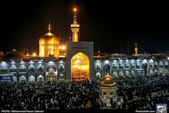 مراسم احیاء شب نوزدهم ماه رمضان در حرم مطهر رضوی / عکس: محمدحسن صلواتی / شهرآرا