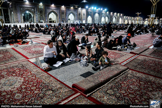 مراسم احیاء شب نوزدهم ماه رمضان در حرم مطهر رضوی / عکس: محمدحسن صلواتی / شهرآرا