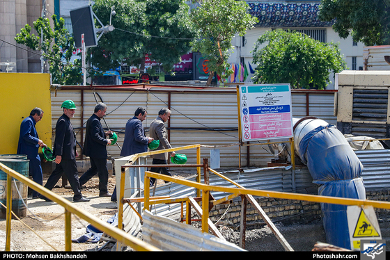 بازدید استاندار از قطار شهری- عکاس: محسن بخشنده/ شهرآرا