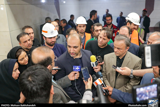 بازدید استاندار از قطار شهری- عکاس: محسن بخشنده/ شهرآرا