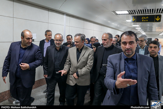 بازدید استاندار از قطار شهری- عکاس: محسن بخشنده/ شهرآرا