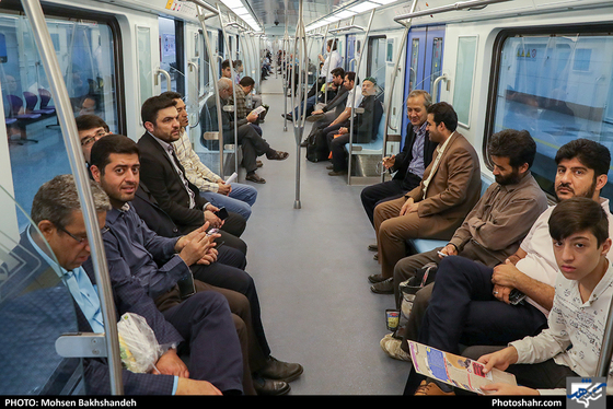 بازدید استاندار از قطار شهری- عکاس: محسن بخشنده/ شهرآرا