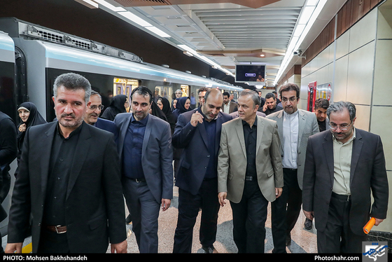 بازدید استاندار از قطار شهری- عکاس: محسن بخشنده/ شهرآرا