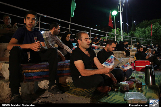 احیاء شب بیست و سوم ماه مبارک رمضان در بوستان کوهسنگی / عکس: مهدیه غفوریان / شهرآرا