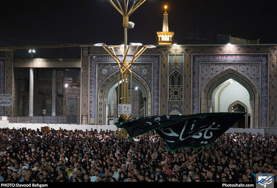  احیاء شب بیست وسوم ماه رمضان در حرم مطهر رضوی / عکس: داوود بهگام / شهرآرا