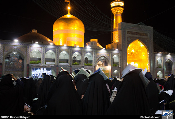  احیاء شب بیست وسوم ماه رمضان در حرم مطهر رضوی / عکس: داوود بهگام / شهرآرا