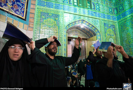  احیاء شب بیست وسوم ماه رمضان در حرم مطهر رضوی / عکس: داوود بهگام / شهرآرا