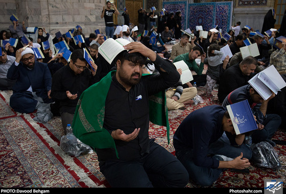  احیاء شب بیست وسوم ماه رمضان در حرم مطهر رضوی / عکس: داوود بهگام / شهرآرا