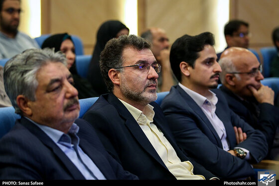 مراسم بزرگداشت دهمین سال انتشار روزنامه شهرآرا / عکس: ساناز صفایی / شهرآرا