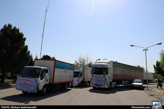 ارسال محموله لوازم زیستی به مناطق سیل‌زده کشور-عکاس: محسن بخشنده/ شهرآرا