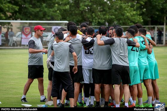 نخستین جلسه تمرین تیم شهرخودرو با حضور یحیی گل محمدی - عکس : محسن بخشنده / شهرآرا